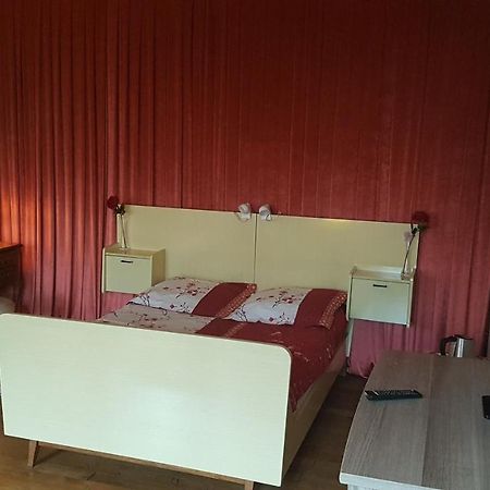 Le Point Du Jour Panzió Revin Kültér fotó